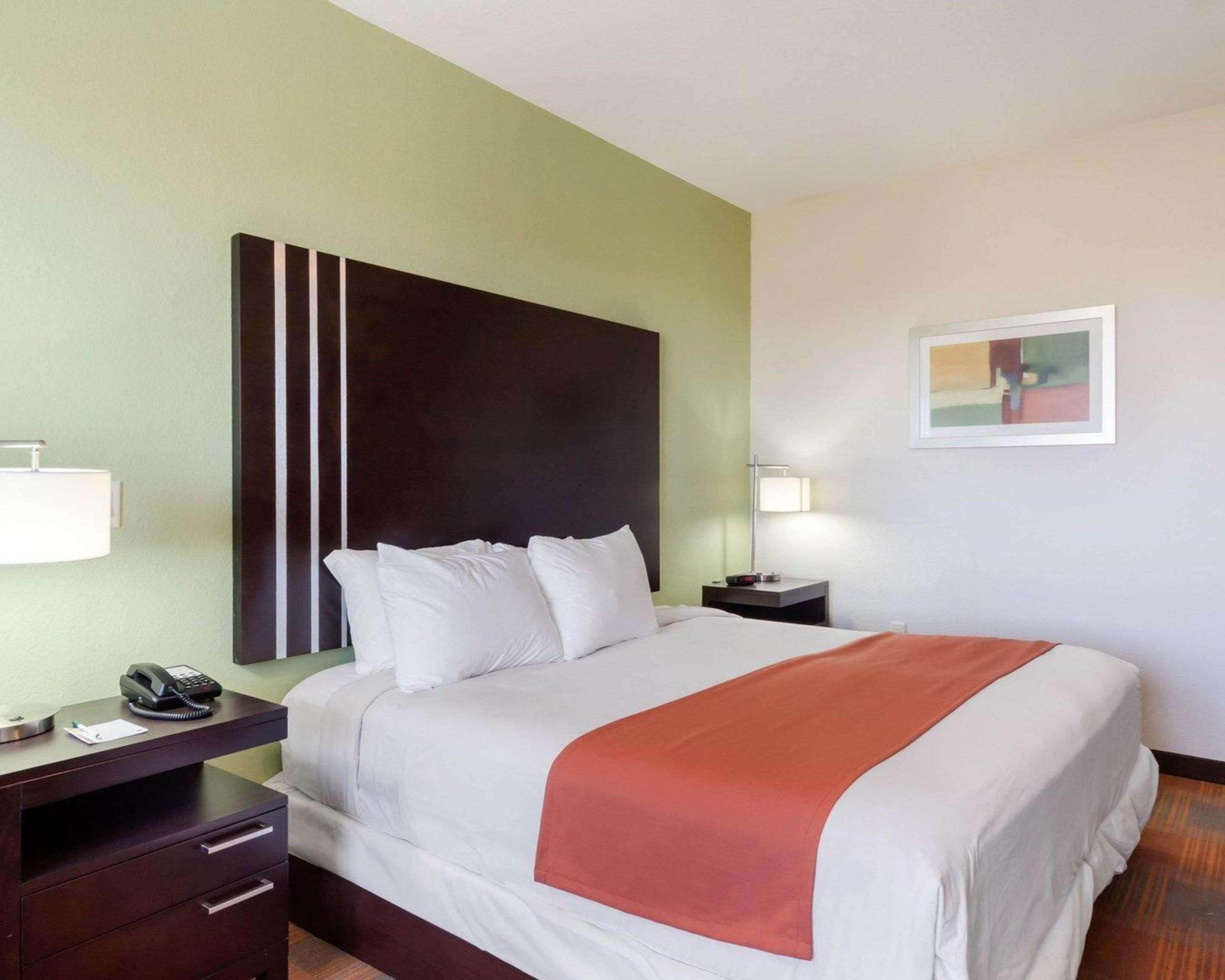 Quality Inn & Suites Victoria East Eksteriør bilde