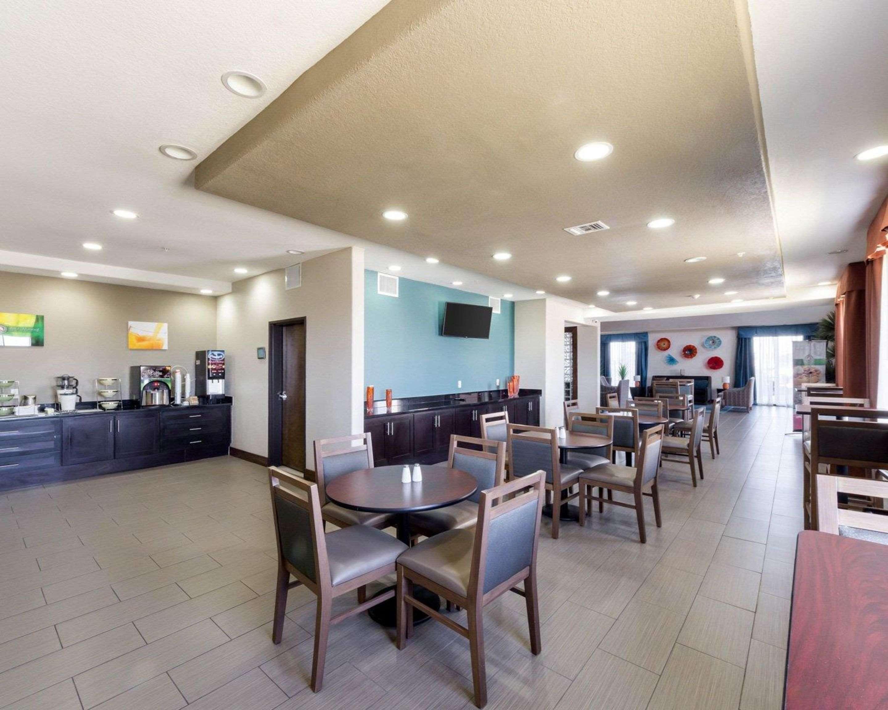 Quality Inn & Suites Victoria East Eksteriør bilde